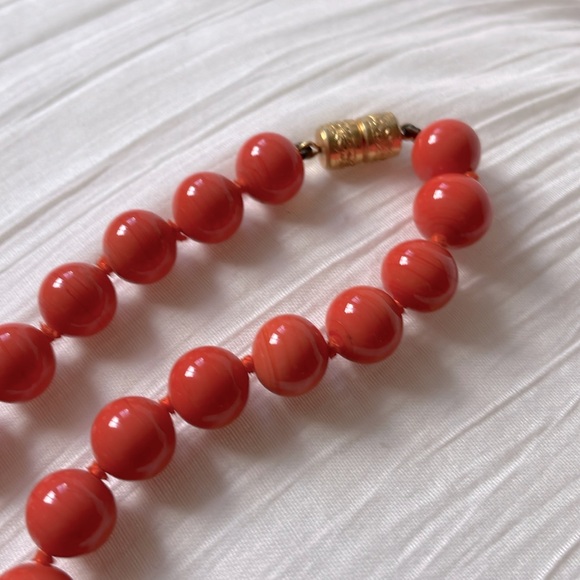 Vintage statement jewelry orange coral tone bead necklace screw clasp - Picture 3 of 10